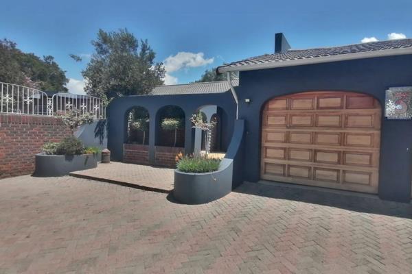 This lovely home offers more than your average home such as,
from main entrance there is to the left massive kitchen with gas stove and ...