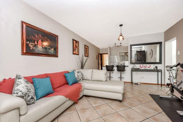 Immaculate Middle floor Apartment.
Spacious kitchen with space for 3 appliances, large lounge leading onto a covered bright balcony. ...