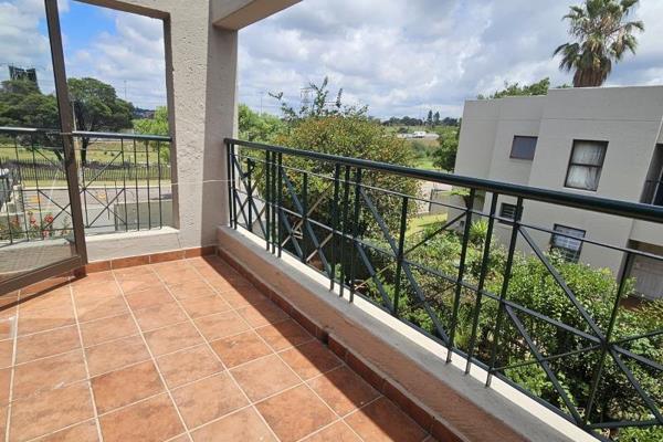 Situated in The Glades this 3 Bedroom townhouse might just be the home your looking ...