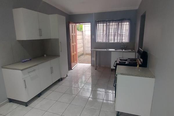 The property offers the following 

Spacious kitchen and open plan lounge.
Large ...