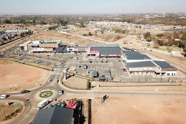 Retail space available within the Vyfhoek Shopping and Retail Centre situated in the North of Potchefstroom on the R509/ Carletonville ...