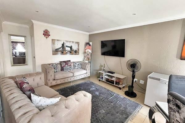 This ground-floor gem in the heart of New Redruth is perfect for young executives or ...