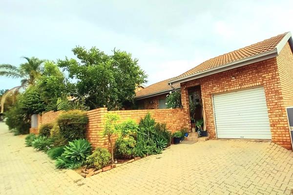 Spacious Townhouse in Amberfield Glen Estate.
Available for occupation from 1 February.

Looking for a cozy, modern home in a secure ...