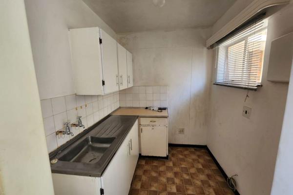 This bachelor flat is an ideal investment opportunity, offering potential for extra income. It can easily be converted into two ...