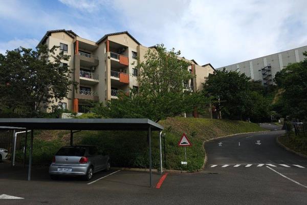 This modern spacious ENTRANCE LEVEL apartment in sought after Westwood Eco-Estate, offers TWO bedrooms, both with built in cupboards. ...