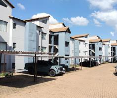 Apartment / Flat for sale in Honeydew Grove