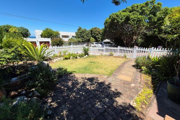 Escape to this beautifully styled cottage with a garden flatlet, perfectly situated just a 7-minute stroll from Grotto Beach. Available ...