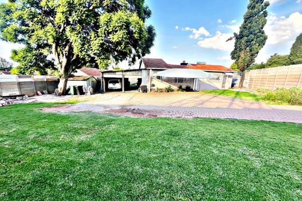 This beautiful, well-maintained 3-bedroom home in Croydon, Kempton Park, offers both comfort and convenience, ideal for family living. ...