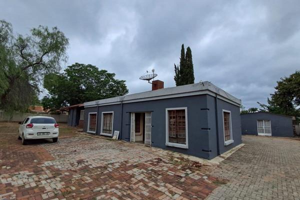 A cozy room is available for rent in the heart of central Polokwane, offering both convenience and comfort. 

The room is spacious ...