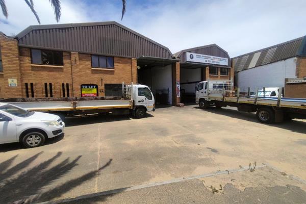 Industrial Warehouse To let in Montague Gardens Measuring Approximately 900m2

Located ...