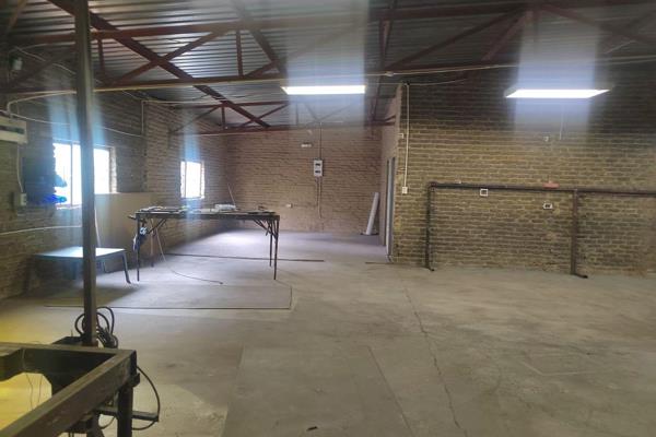 This 160m2 industrial unit is available for lease at R5,950 per month plus VAT and ...