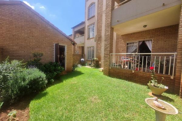 This two-bedroom ground floor apartment is located in the much sought-after Lavender Close Complex, which is a NO LOADSHEDDING ZONE ...