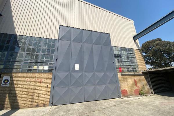 This 612m2 industrial unit, situated in a top-tier industrial park, is designed to meet ...