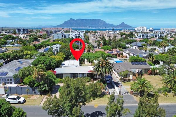 This charming &quot;golden oldie&quot; home, situated on a spacious 1004m2 erf, offers ...