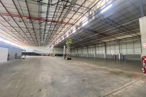 5,600m2 warehouse available to rent in Montague Gardens, Cape Town. 

The unit is ...