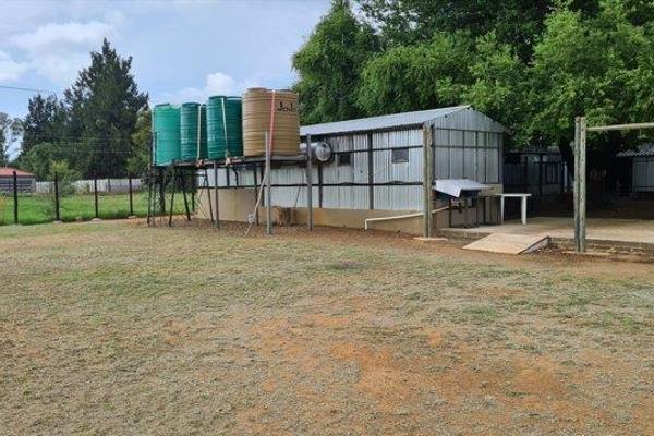 **Fully Equipped Venue at an Incredible Price**  

This country-style venue includes two dormitories, with a total capacity of 38 ...