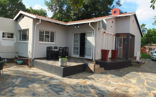 4 Bedroom House for sale in Garsfontein