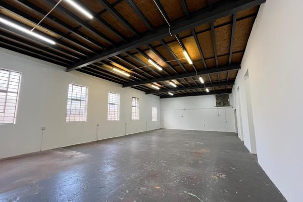 Beautiful neat and clean warehouse centrally located in Woodstock. 

The warehouse ...