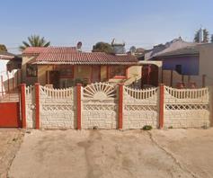 House for sale in Lenasia Ext 2