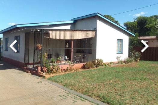 2 Bedroom House for sale in Jan Niemand Park