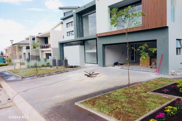 MODERN HOUSE A MUST SEE

This stunning modern home boasts 4 spacious bedrooms and 3 ...