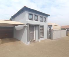 Townhouse for sale in Bergsig