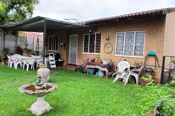 Cozy home for sale at an unbeatable price.

R790 000 - A steal for this gem!

Features:
1 Spacious bedroom with potential to ...