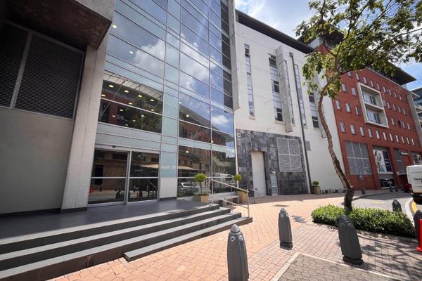 Set your business apart in the prestigious Melrose Arch Precinct which offers a prime ...