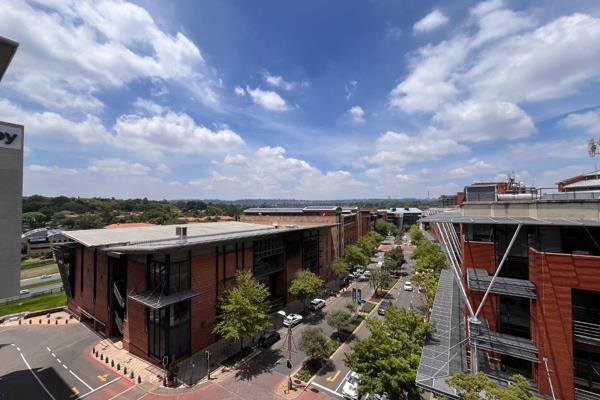 Set your business apart in the prestigious Melrose Arch Precinct which offers a prime ...