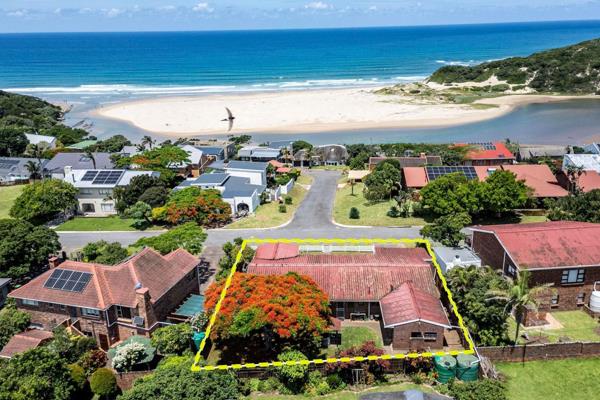 Three Bedroom House with Guest Room for Sale in Cintsa East 

Stunning, uninterrupted views of Cintsa Beach. 

Three spacious bedrooms ...