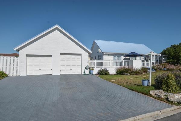 EXCLUSIVE WITH SEEFF :
Nestled in a serene and sought-after area of Yzerfontein, this ...