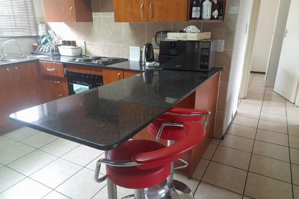 This Apartment offers the following:

Comfortable Two bedroom flat 

Open plan lounge and Kitchen 

1 Bathroom

water ...