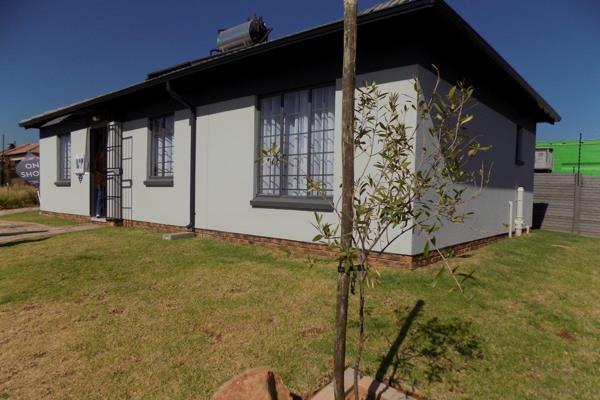 Three-Bedroom House for Sale in Protea Glen Ext 46

Located in a secure estate in the ...