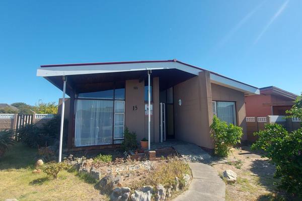 Can you see your family enjoying this lovely 5-bedroom house?

Enter this airy five-bedroom retreat where each room exudes warmth ...