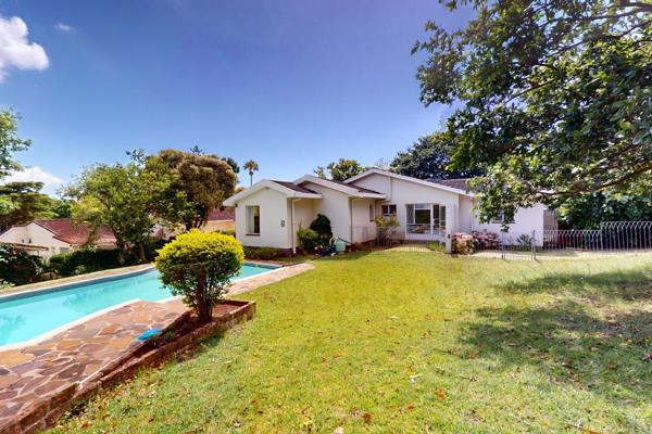 A rare gem in a prime location! Nesteld in the heart of Upper Walmer, this cherished 4 bedroom family home is set on a sprawling 2005m2 ...