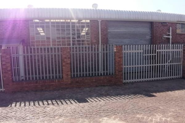 This neat and secure mini industrial warehouse unit is perfect for a startup business. ...