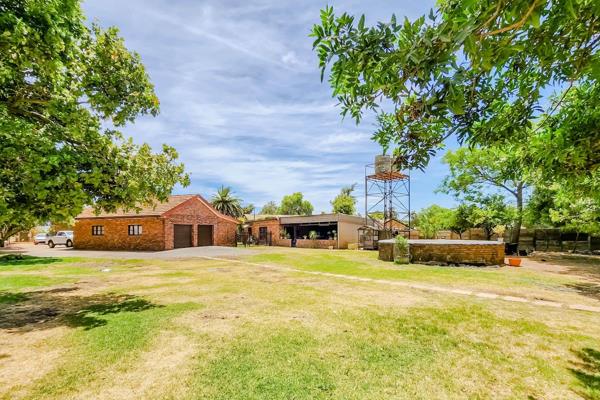 Exclusive New Release - Enjoy serene country living in this well maintained,  immaculate smallholding, perfectly tucked away, in the ...