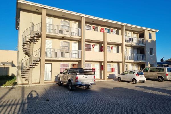 Priced at an unbeatable R650,000, this 1-bedroom apartment offers incredible value in one of Goodwood’s most sought-after locations. ...