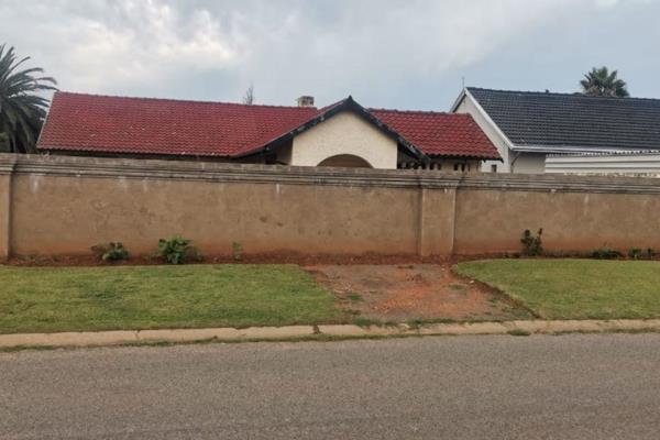 **3-Bedroom House for Sale in Leondale, Germiston**

This stunning 3-bedroom home, located in a quiet and safe suburb, offers comfort ...