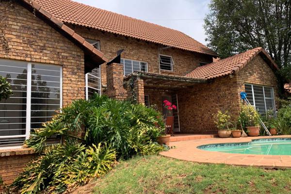 This charming property lies within a secure compound round the corner from Pretoria&#39;s new hub, Menlyn Maine, placing it within ...