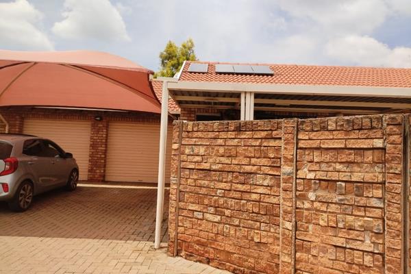 Spacious 3 Bedroom Townhouse Newly On The Market
This wonderful home features the following

3 Bedrooms

2 Bathrooms

2 ...