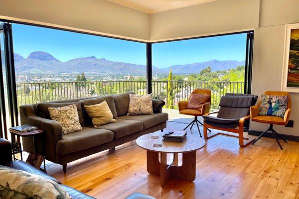 Nestled in an unbeatable location just above the renowned Paarl Gimnasium High School, this stunning mountain property offers ...