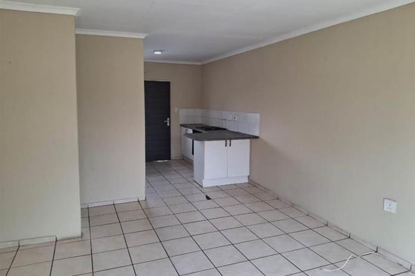 Lovely 2-Bed 2Bath ensuite unit. Ideal lock up and go for young couple or family. Fully tiled, built in cupboards and balcony with good ...