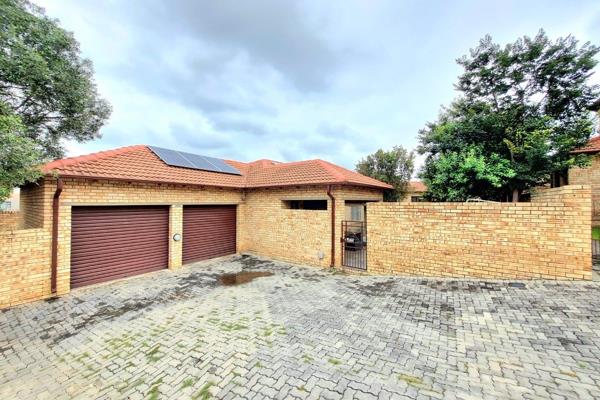 Offers from R1,650,000! This stunning facebrick simplex cluster is positioned within ...