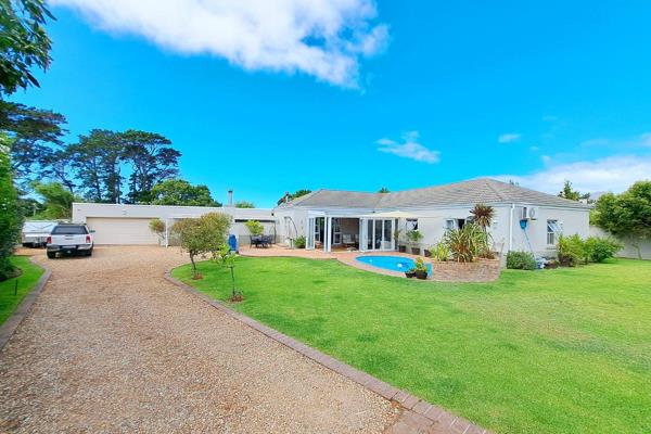 *** UNDER EXCLUSIVE MANAGEMENT ***

This stunning Constantia Hills home offers all the ...