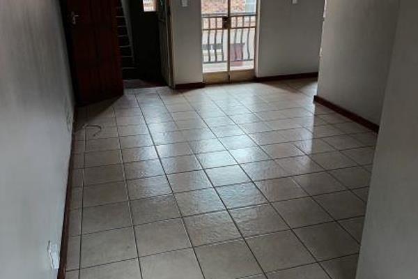 Lock-up and go 1 Bed flat, spacious lounge area, bedroom, bathroom, kitchen, balcony and ...