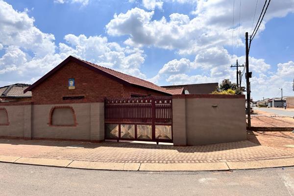 Welcome to your new home in the heart of Protea Glen Ext 13! This cozy 2-bedroom ...