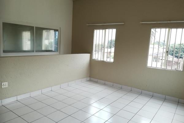 Spacious First-Floor Apartment for Rent in Dawnview Apartments

Features:
• Private ...