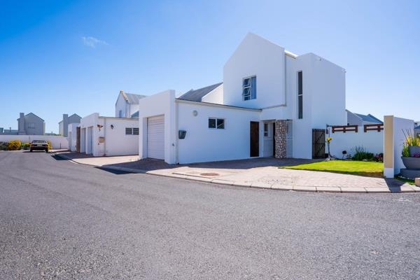 Cute own title duplex in the popular Laguna Sands complex, Langebaan! This beautifully designed 2-bedroom  offers the perfect blend of ...