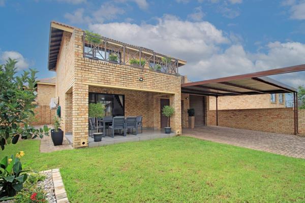 Well Centralised Ultra-Modern Spacious 3-Townhouse
2.5 Bathrooms (Main bathroom ...